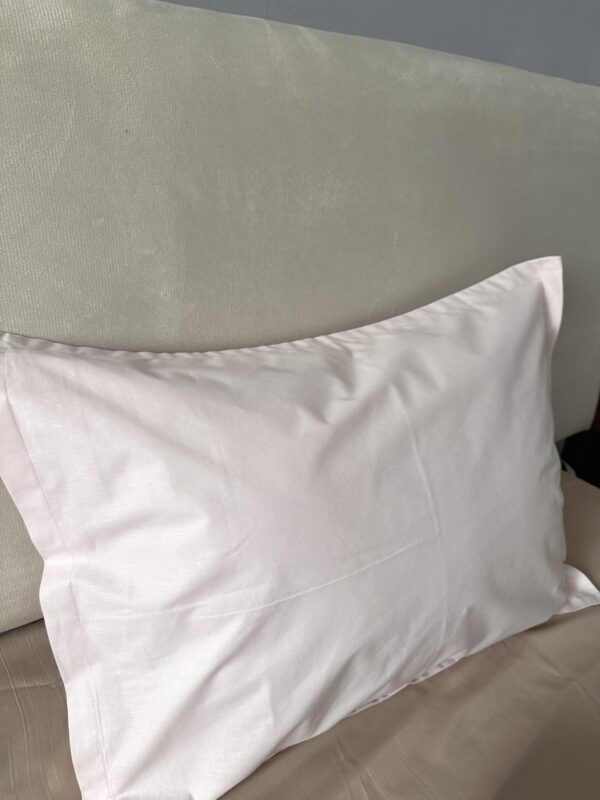 taie d'oreiller personnalisable en broderie (rose clair )