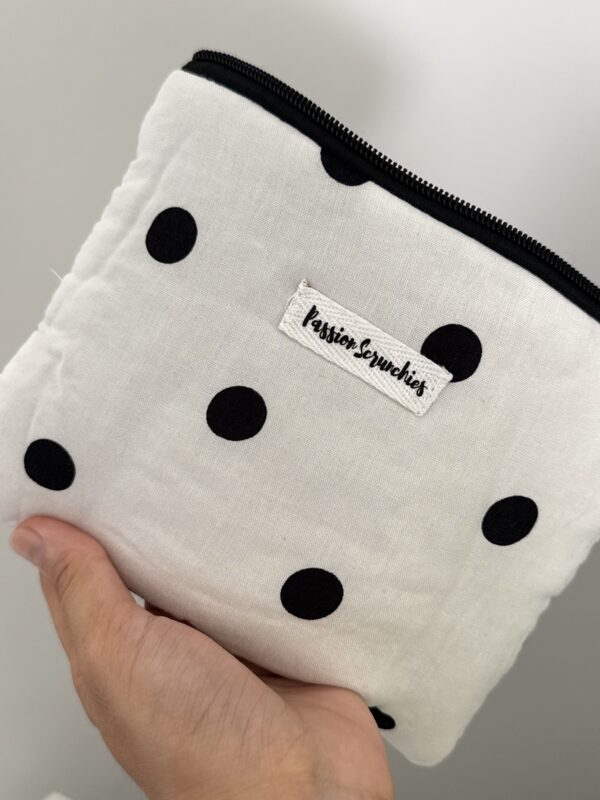 IMG_1578 White black polka dots