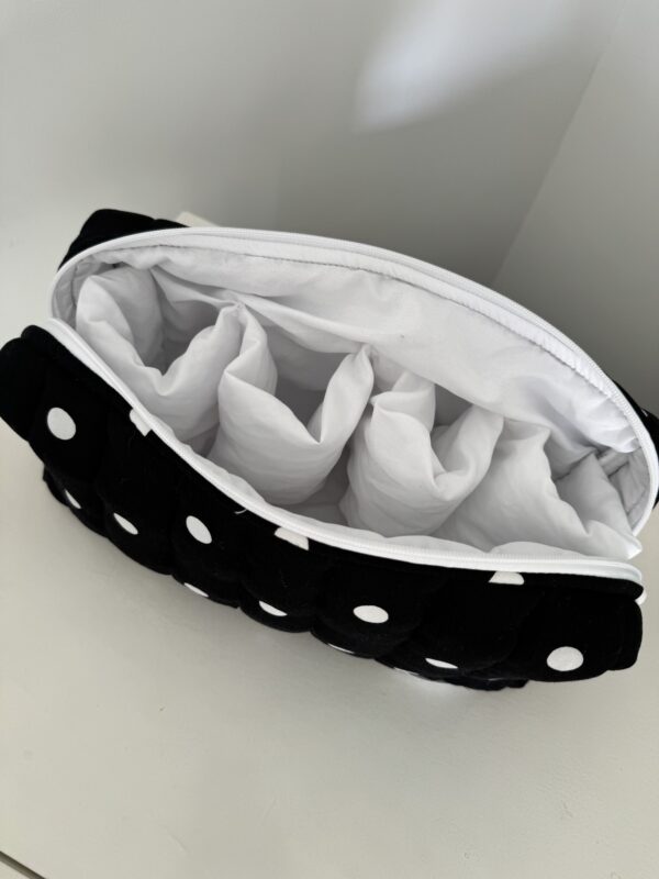 Black white polka dots