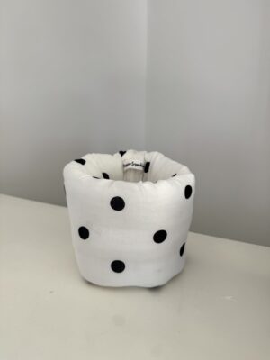 IMG_1998 White black polka dots
